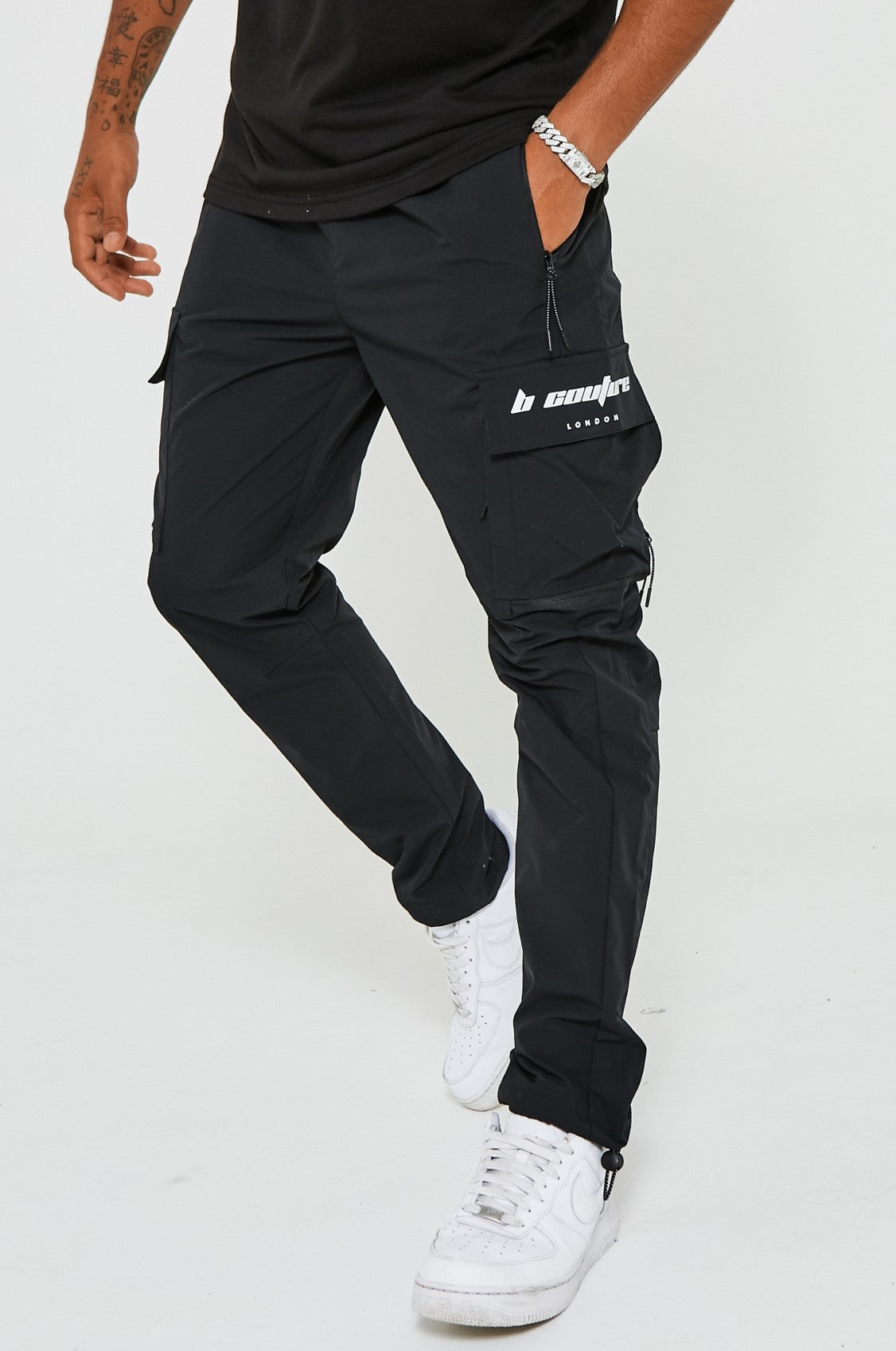 Taper Fit Cargo Pants - Black