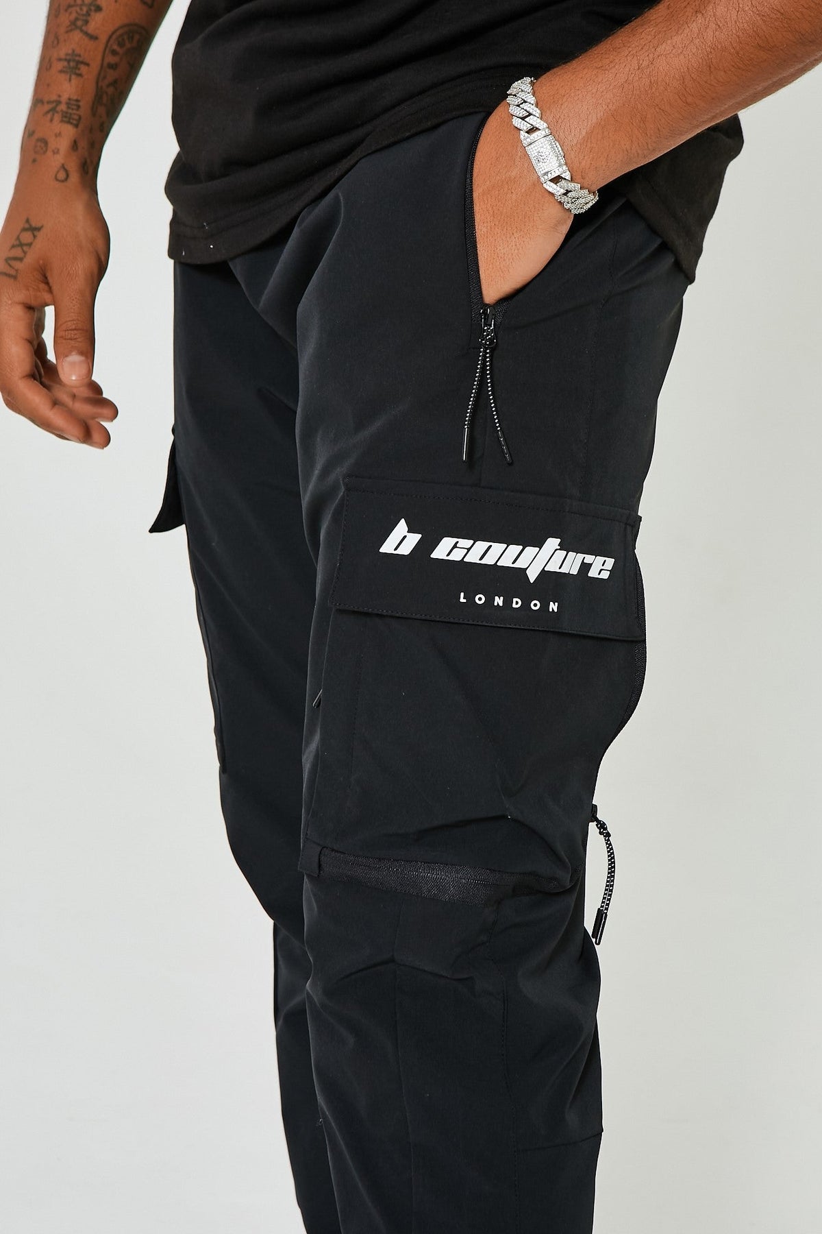 Taper Fit Cargo Pants - Black